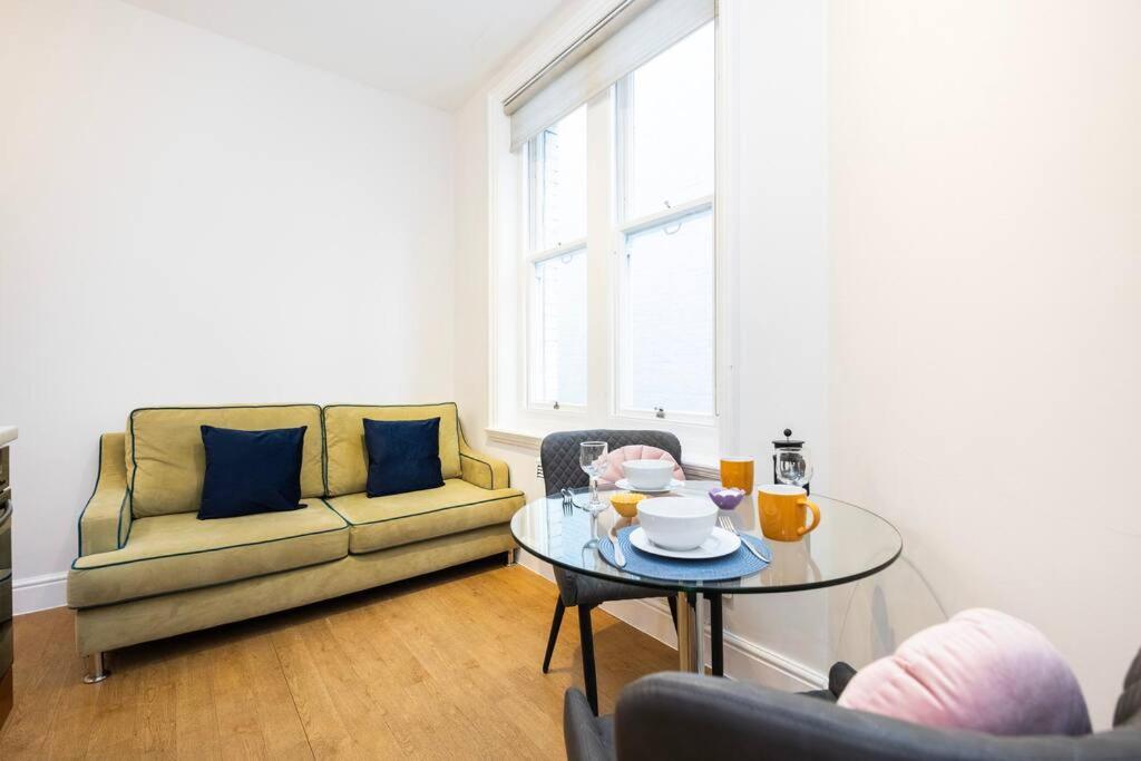 Stylish In Leicester Square Apartament *